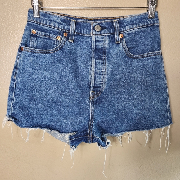 Levis Premium Womens |28| Ribcage Button Fly Cut-Off Shorts - Picture 1 of 13